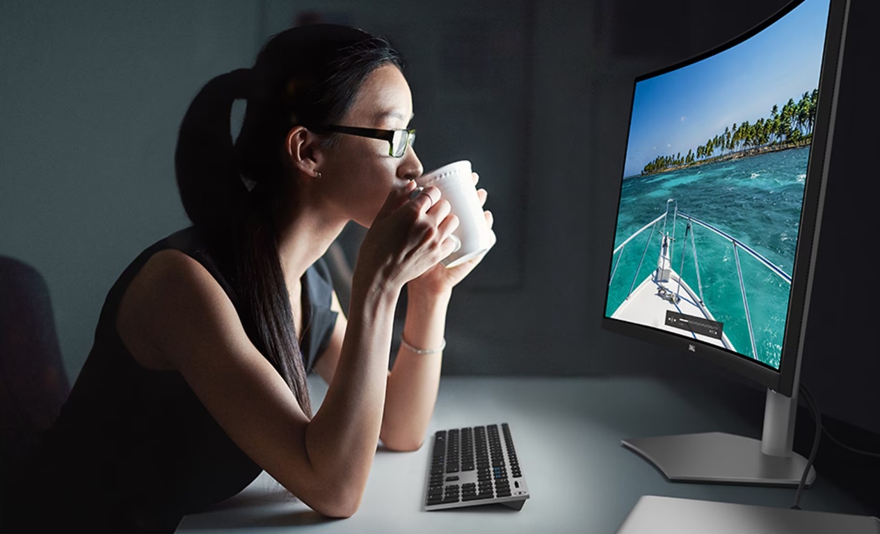 Монитор Dell S3221QS