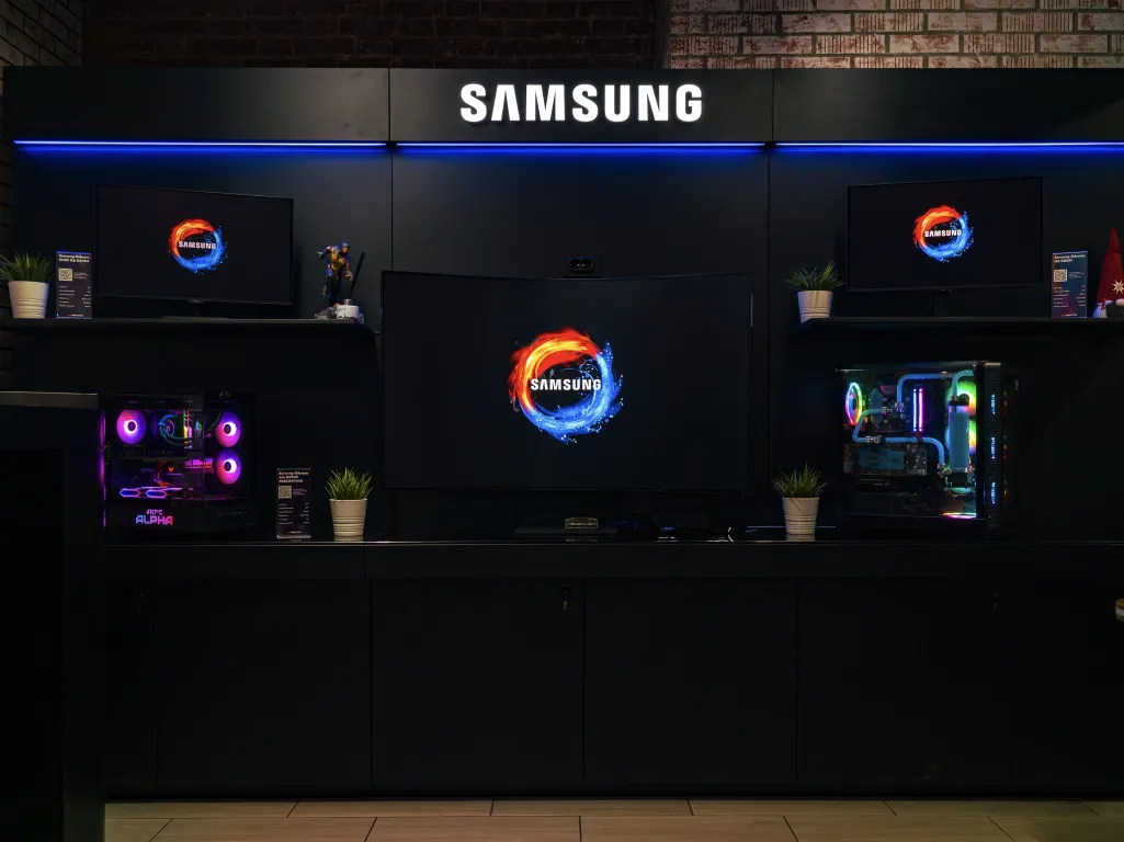 Новый демо-стенд Samsung в 4k-monitor